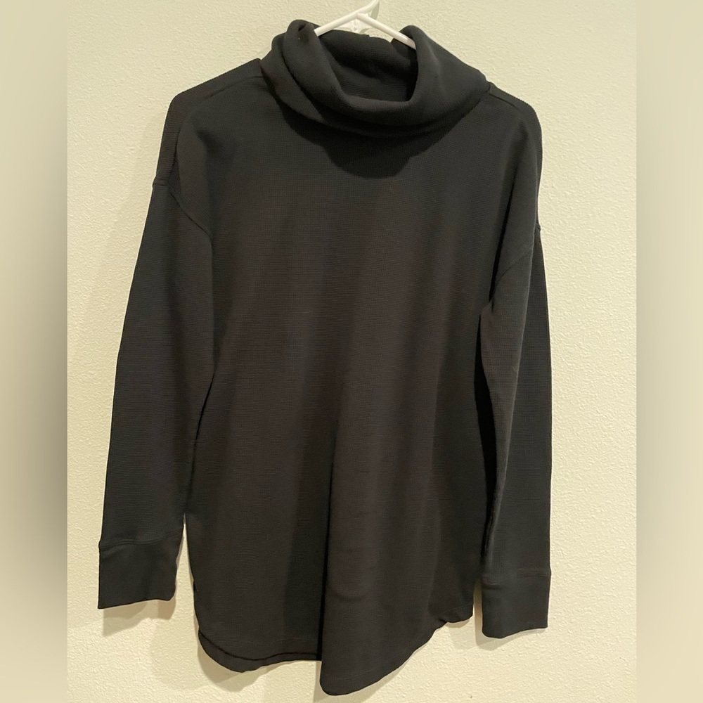 Women’s black Eddie Bauer turtleneck sweater. Size Small